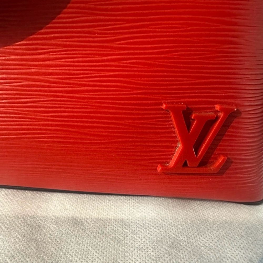 Louis Vuitton Red Kleber PM Epi Leather Satchel - Picture 3 of 12